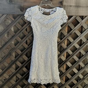White lace backless dress